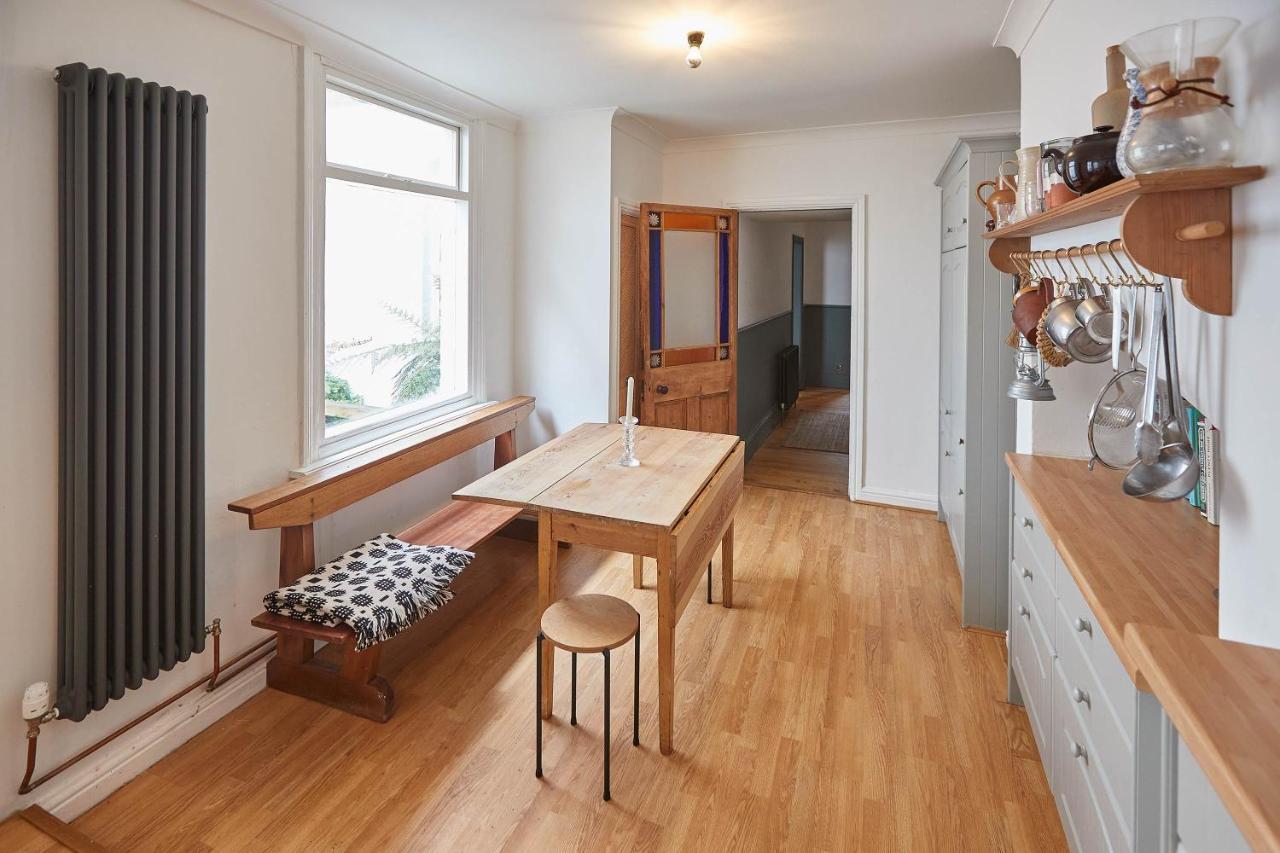 סולטברן-ביי-דה-סי Host & Stay - Emerald Residence מראה חיצוני תמונה